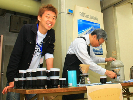 「花鳥風月」をテーマに、屏風作成に挑戦しました。